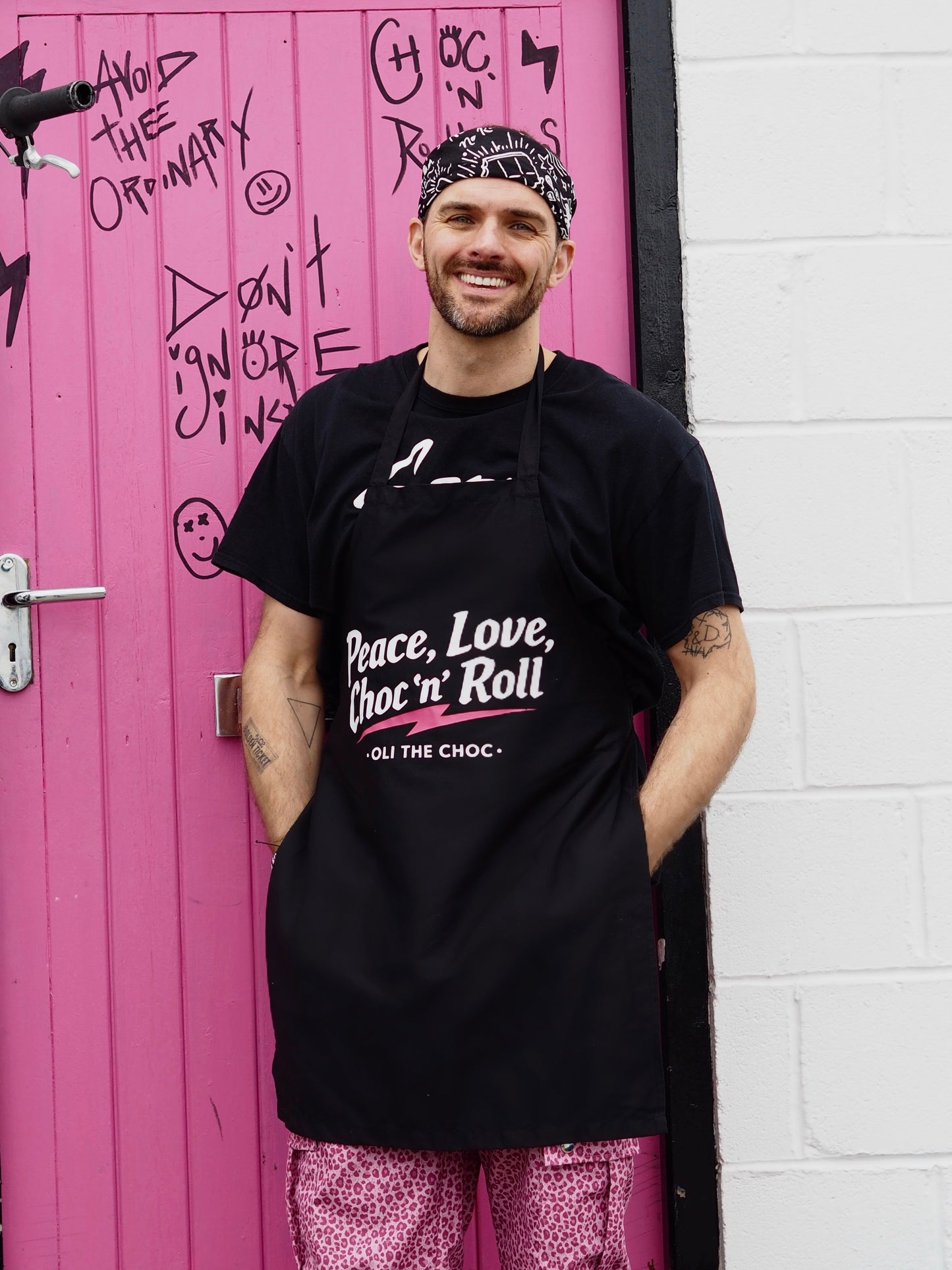 Choc ‘n’ Roll Apron Adult Black