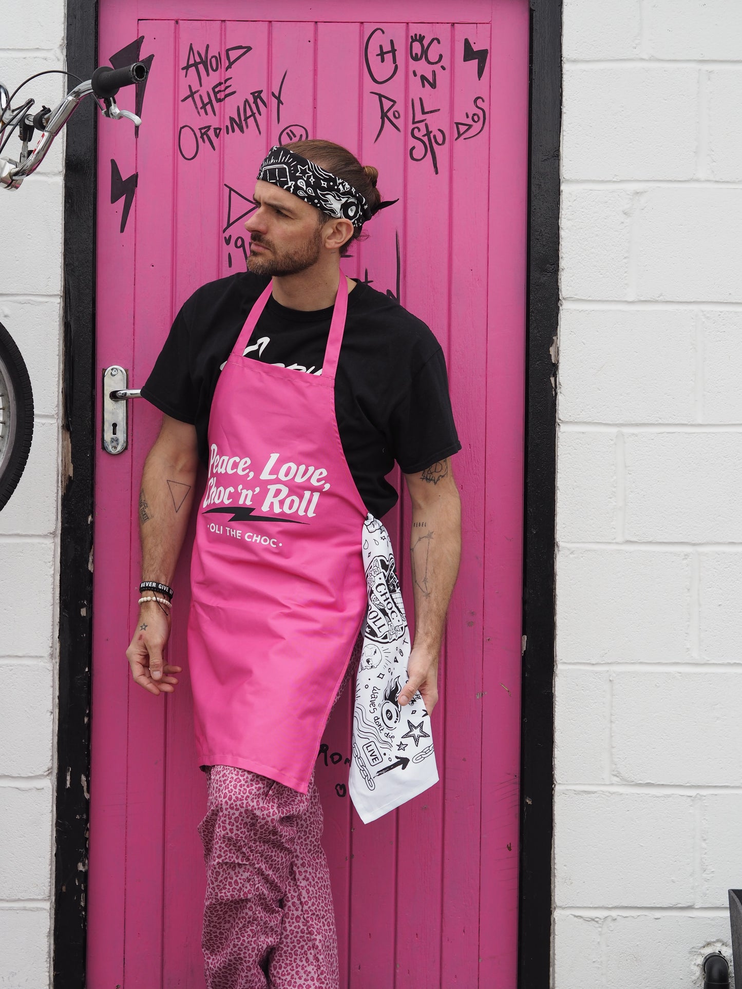 Choc ‘n’ Roll Apron Adult Pink