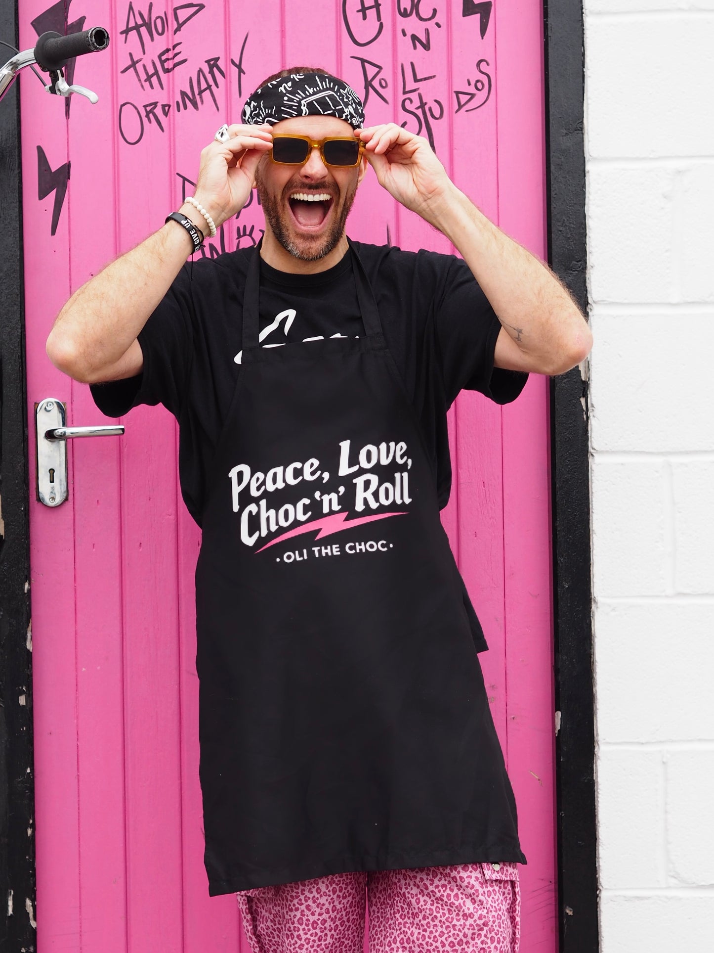 Choc ‘n’ Roll Apron Adult Black